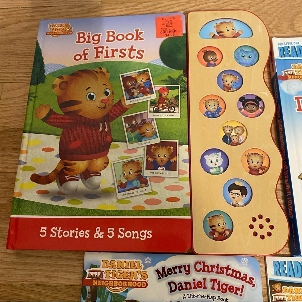 Daniel Tiger Book Bundle Lot Song Musical Button Ready to Read Neighborhood